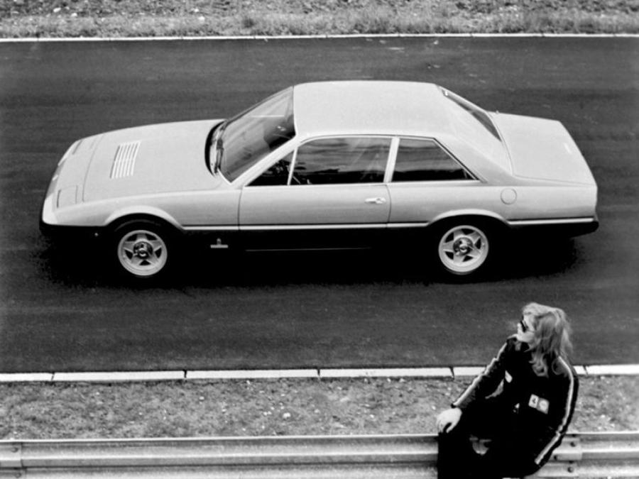  Ferrari 365 GT4 2+2 1972 года  (фото 8 из 13)